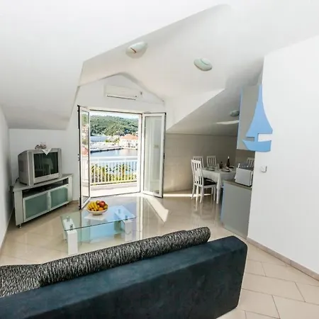 Sea View Apartament Sumartin
